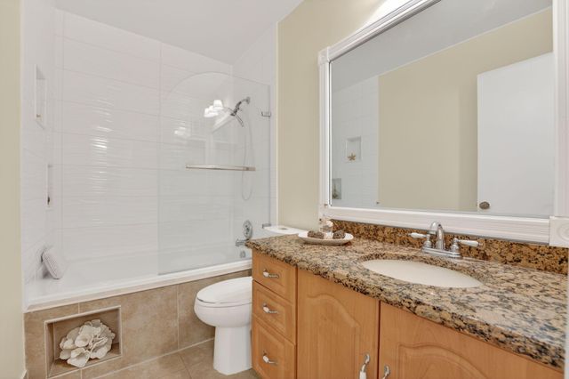 3951 NE 17th Avenue 703, Pompano Beach, FL 33064