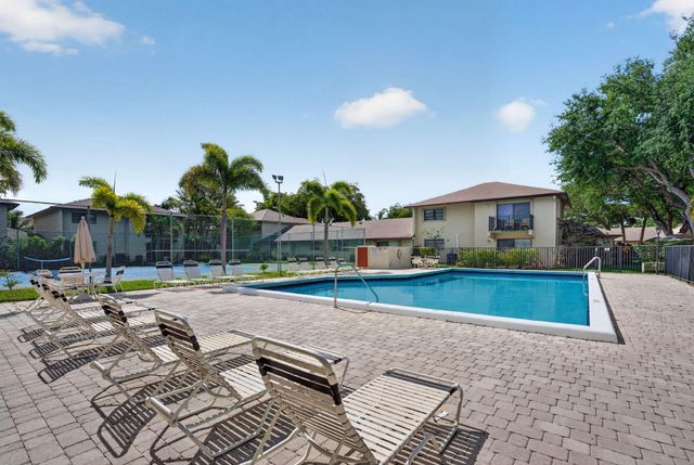 3951 NE 17th Avenue 703, Pompano Beach, FL 33064