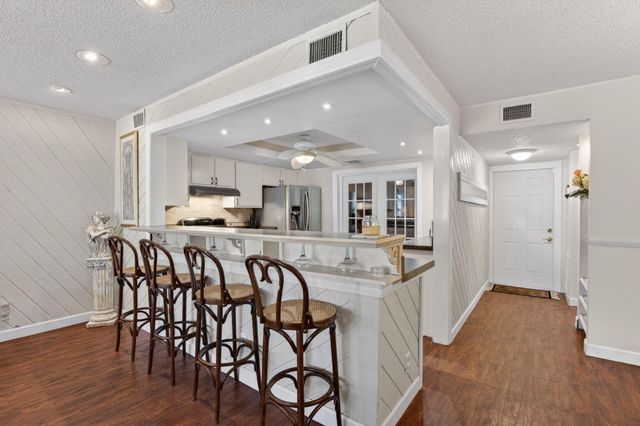 3951 NE 17th Avenue 703, Pompano Beach, FL 33064