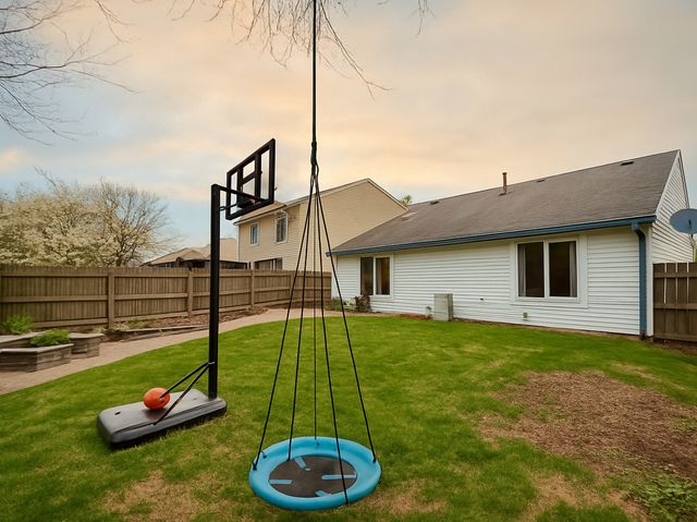 30w105 Maplewood Drive, Warrenville, IL 60555