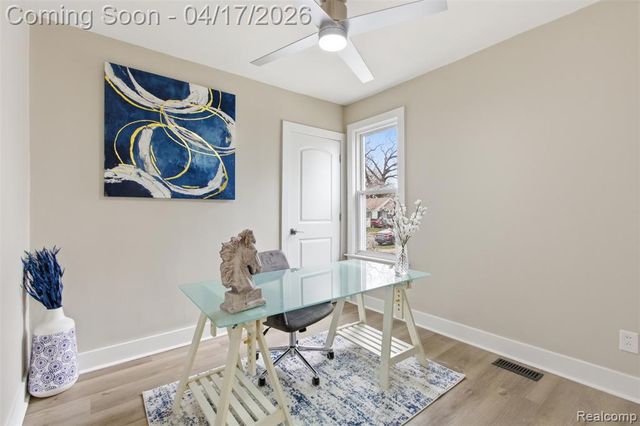 560 E Drayton Street, Ferndale, MI 48220