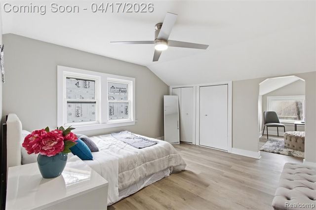 560 E Drayton Street, Ferndale, MI 48220