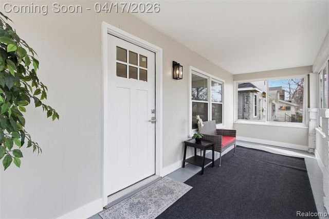 560 E Drayton Street, Ferndale, MI 48220