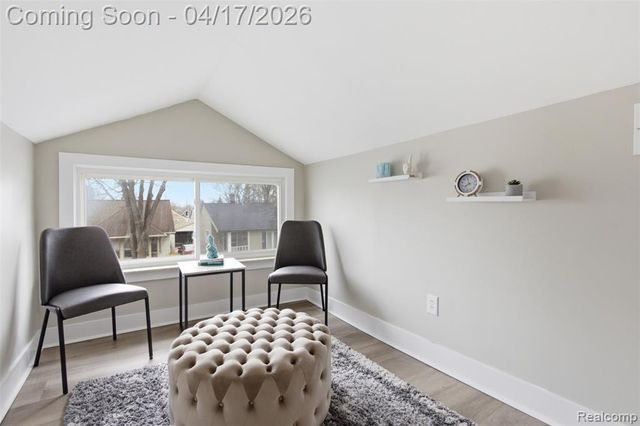 560 E Drayton Street, Ferndale, MI 48220