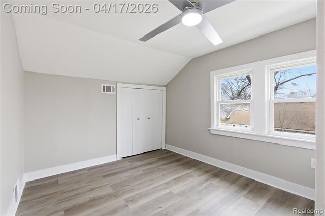 560 E Drayton Street, Ferndale, MI 48220