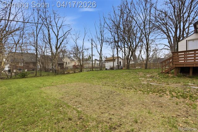 560 E Drayton Street, Ferndale, MI 48220