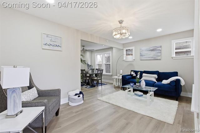 560 E Drayton Street, Ferndale, MI 48220