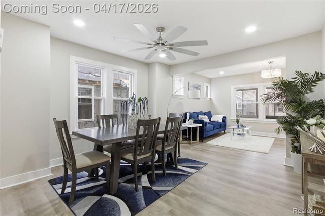 560 E Drayton Street, Ferndale, MI 48220