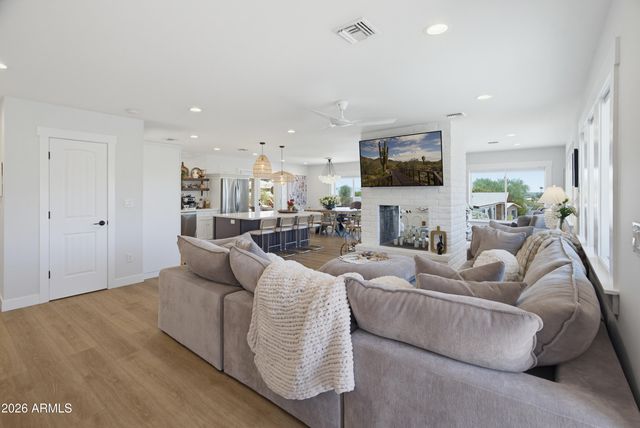 2810 E Joan D'Arc Avenue, Phoenix, AZ 85032