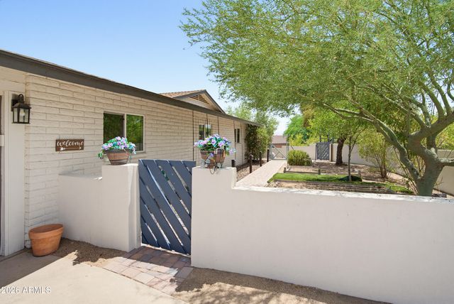 2810 E Joan D'Arc Avenue, Phoenix, AZ 85032