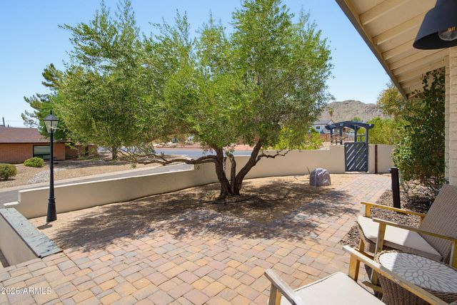 2810 E Joan D'Arc Avenue, Phoenix, AZ 85032