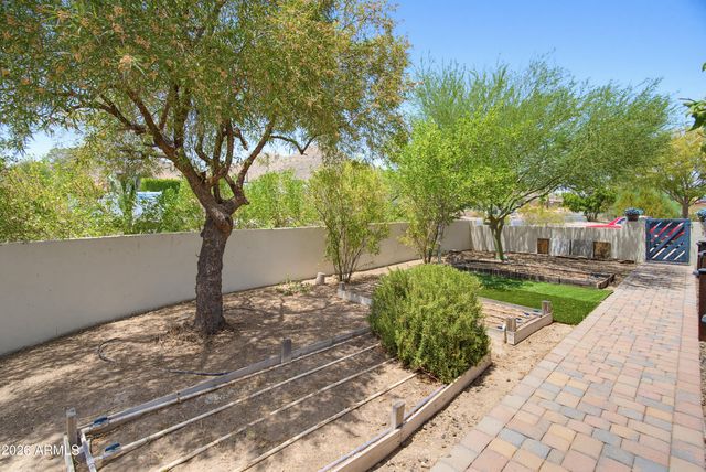 2810 E Joan D'Arc Avenue, Phoenix, AZ 85032