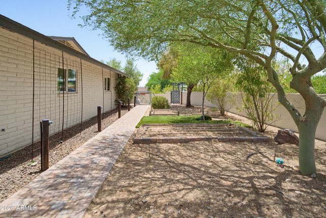2810 E Joan D'Arc Avenue, Phoenix, AZ 85032