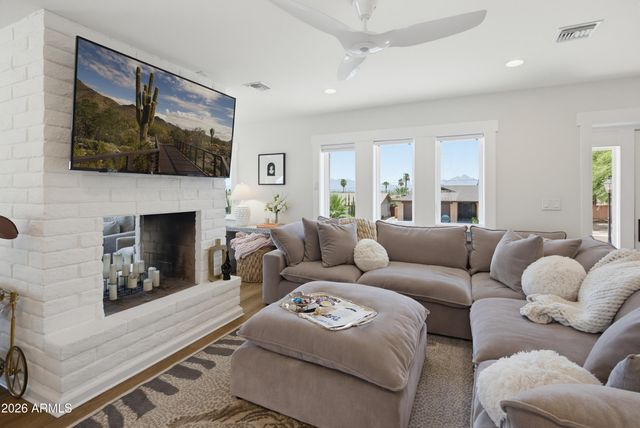 2810 E Joan D'Arc Avenue, Phoenix, AZ 85032