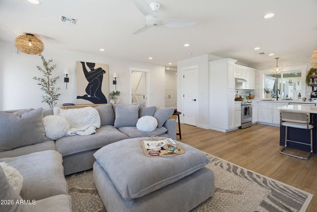 2810 E Joan D'Arc Avenue, Phoenix, AZ 85032