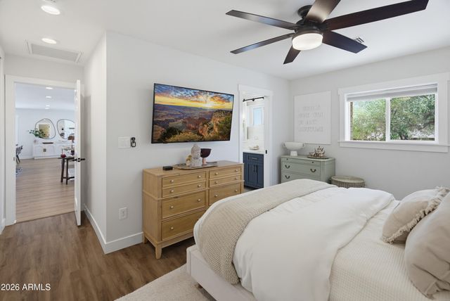 2810 E Joan D'Arc Avenue, Phoenix, AZ 85032