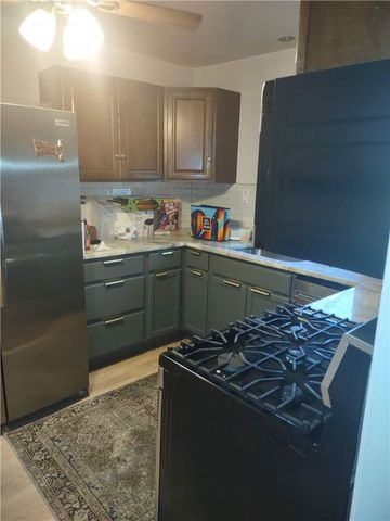 300 Highland Rd, Penn Hills, PA 15235