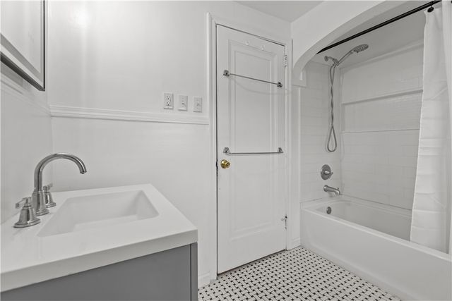 300 Highland Rd, Penn Hills, PA 15235