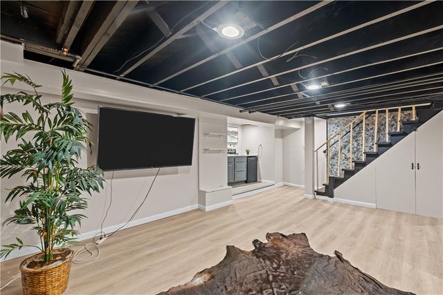 300 Highland Rd, Penn Hills, PA 15235