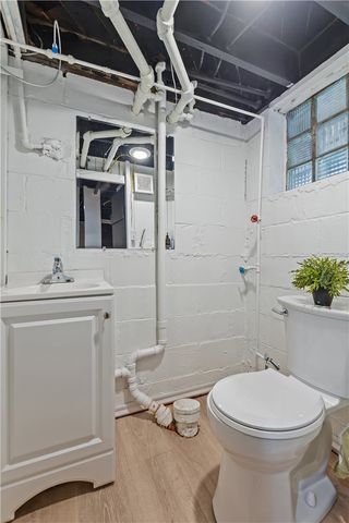 300 Highland Rd, Penn Hills, PA 15235