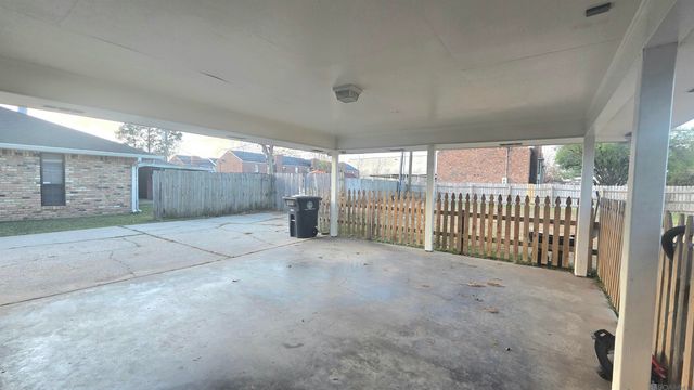 15833 Hewwood Ave, Baton Rouge, LA 70816