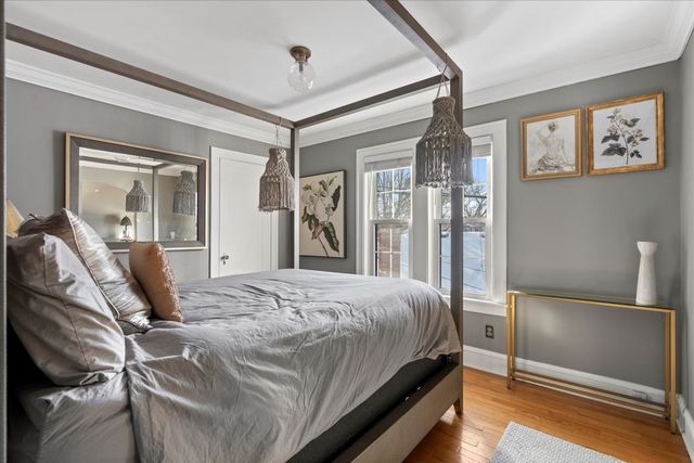 330 E Saint Charles Road, Elmhurst, IL 60126