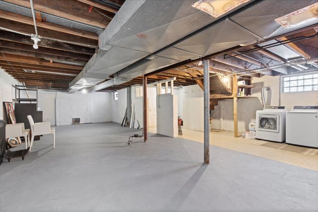 330 E Saint Charles Road, Elmhurst, IL 60126