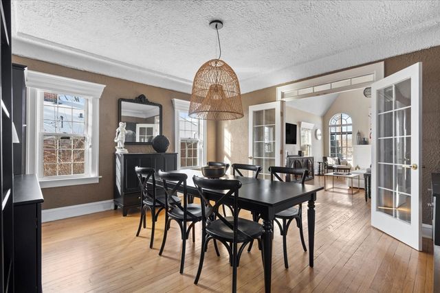 330 E Saint Charles Road, Elmhurst, IL 60126