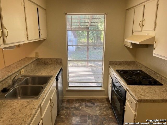 608 MARILYN DR, Schertz, TX 78154