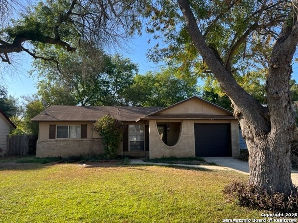 608 MARILYN DR, Schertz, TX 78154