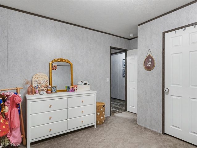 4822 Valley Hills Drive, Ravenna, OH 44266