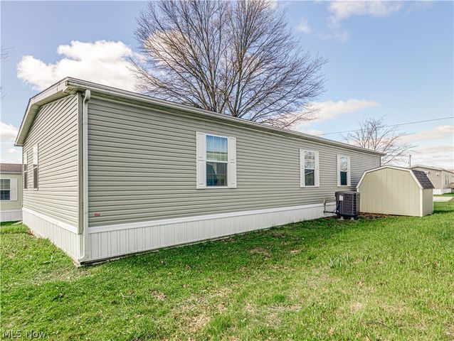4822 Valley Hills Drive, Ravenna, OH 44266
