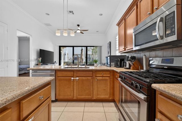 12490 NW 33rd St, Sunrise, FL 33323