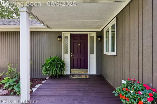 9045 Commerce Road, Commerce Twp, MI 48382