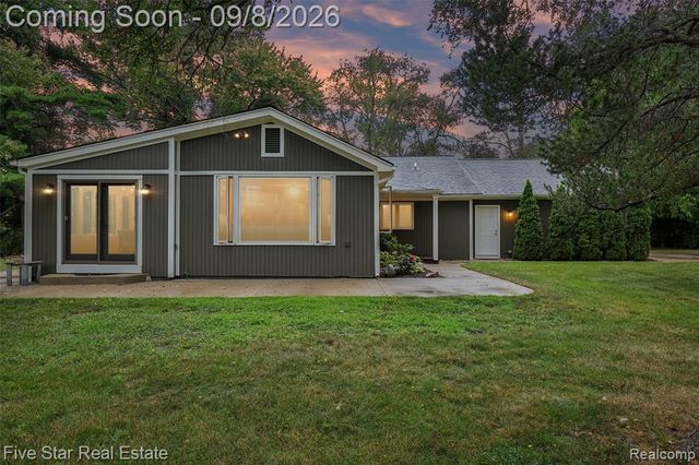 9045 Commerce Road, Commerce Twp, MI 48382