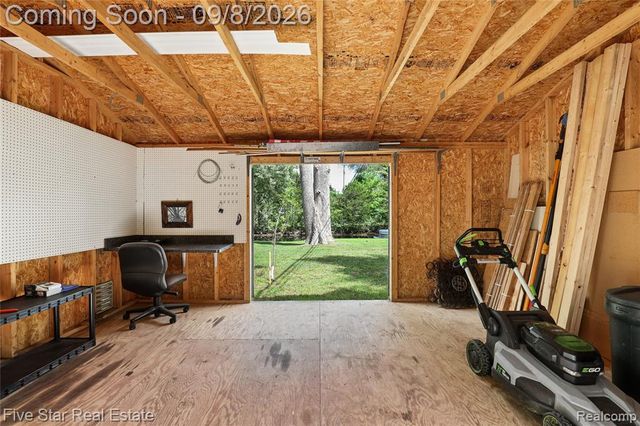 9045 Commerce Road, Commerce Twp, MI 48382