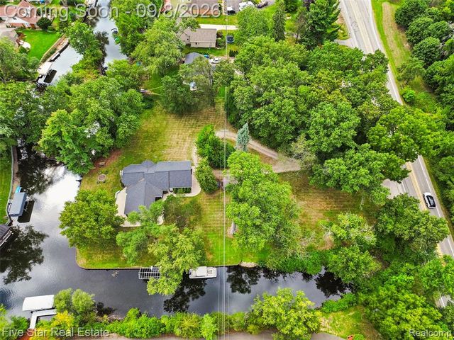 9045 Commerce Road, Commerce Twp, MI 48382