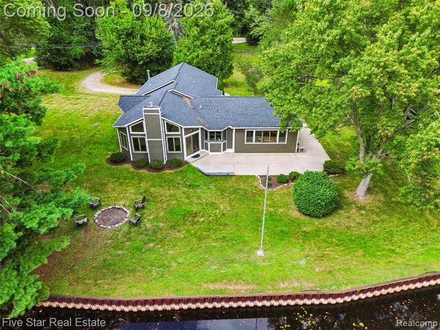 9045 Commerce Road, Commerce Twp, MI 48382