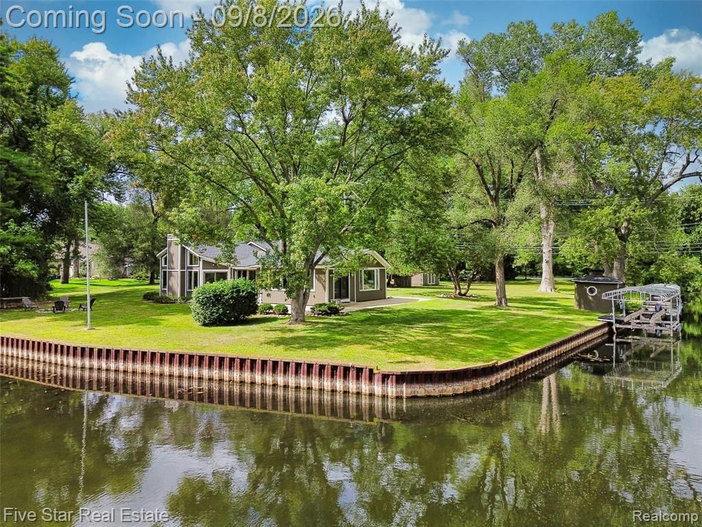 9045 Commerce Road, Commerce Twp, MI 48382