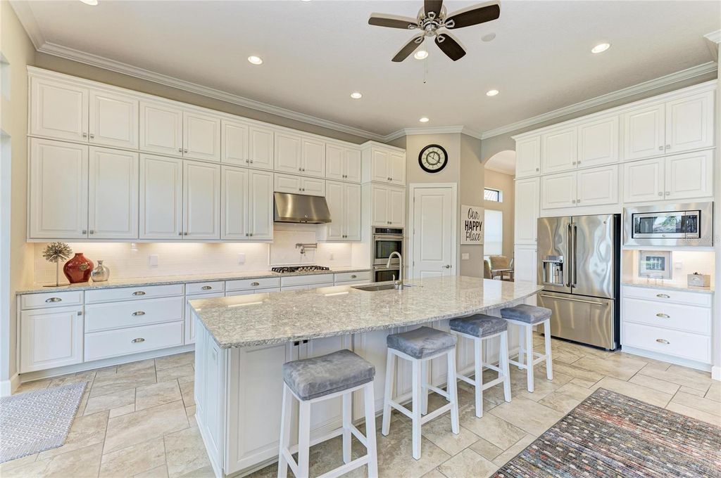 Image 15 of property listing at 13108 TREVISO DRIVE, Bradenton, FL 34211