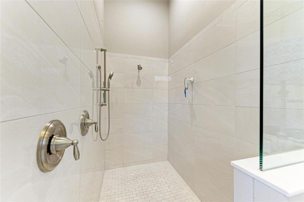 Image 30 of property listing at 13108 TREVISO DRIVE, Bradenton, FL 34211