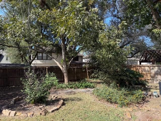 1207 Mabry Mill Road, Houston, TX 77062