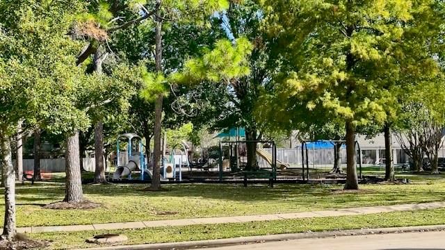 1207 Mabry Mill Road, Houston, TX 77062