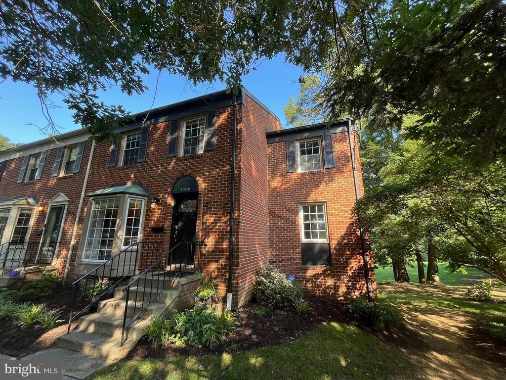 1666 ALBERMARLE DR, Crofton, MD 21114