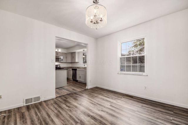 2421 Yates Avenue, Grove City, OH 43123