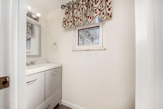 2421 Yates Avenue, Grove City, OH 43123