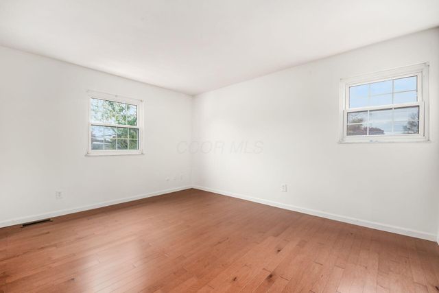 2421 Yates Avenue, Grove City, OH 43123