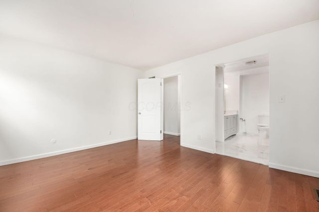 2421 Yates Avenue, Grove City, OH 43123