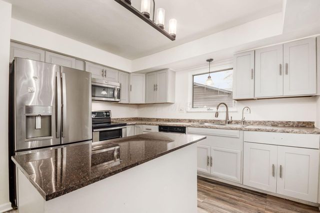 2421 Yates Avenue, Grove City, OH 43123