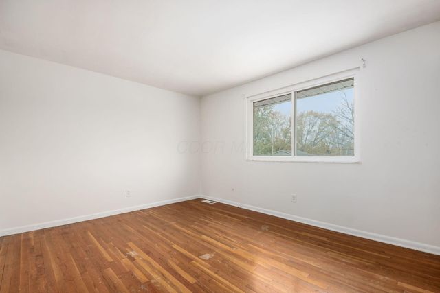 2421 Yates Avenue, Grove City, OH 43123